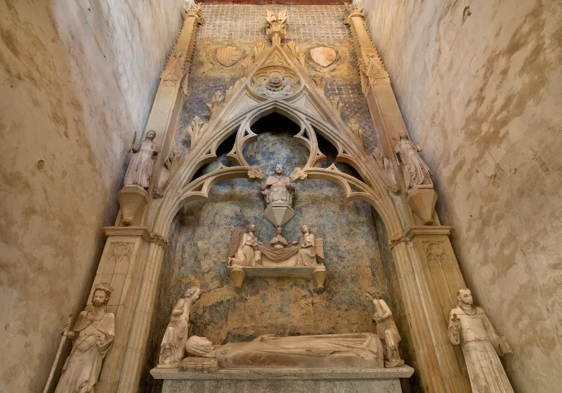 sepulcre reina Elisenda claustre
