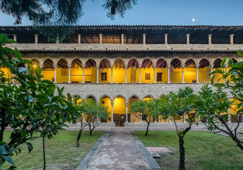 claustre llum nit