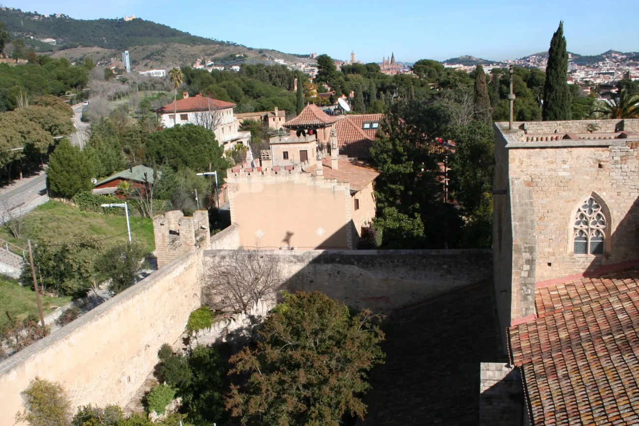 La muralla i la torre nord