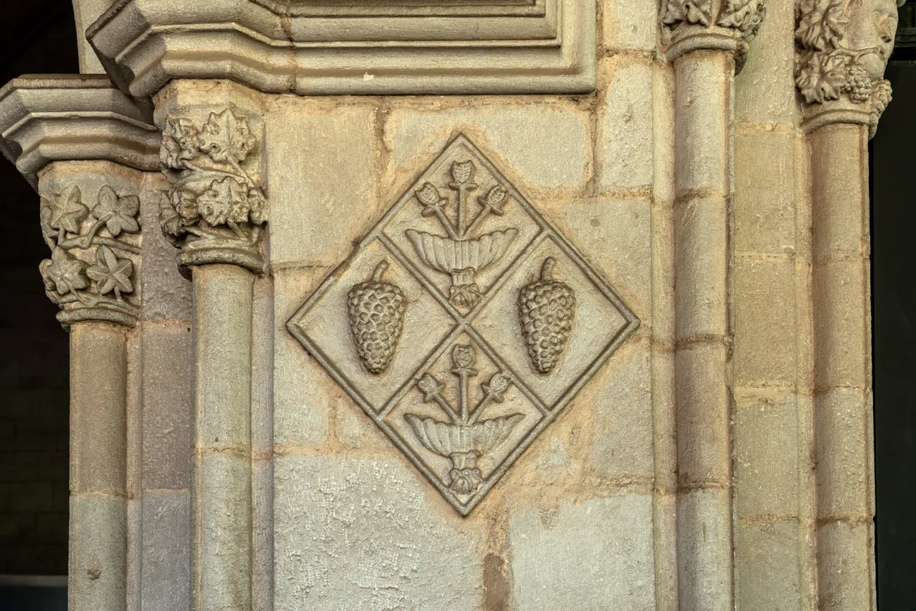  L’escut de Constança de Cardona i Pinós