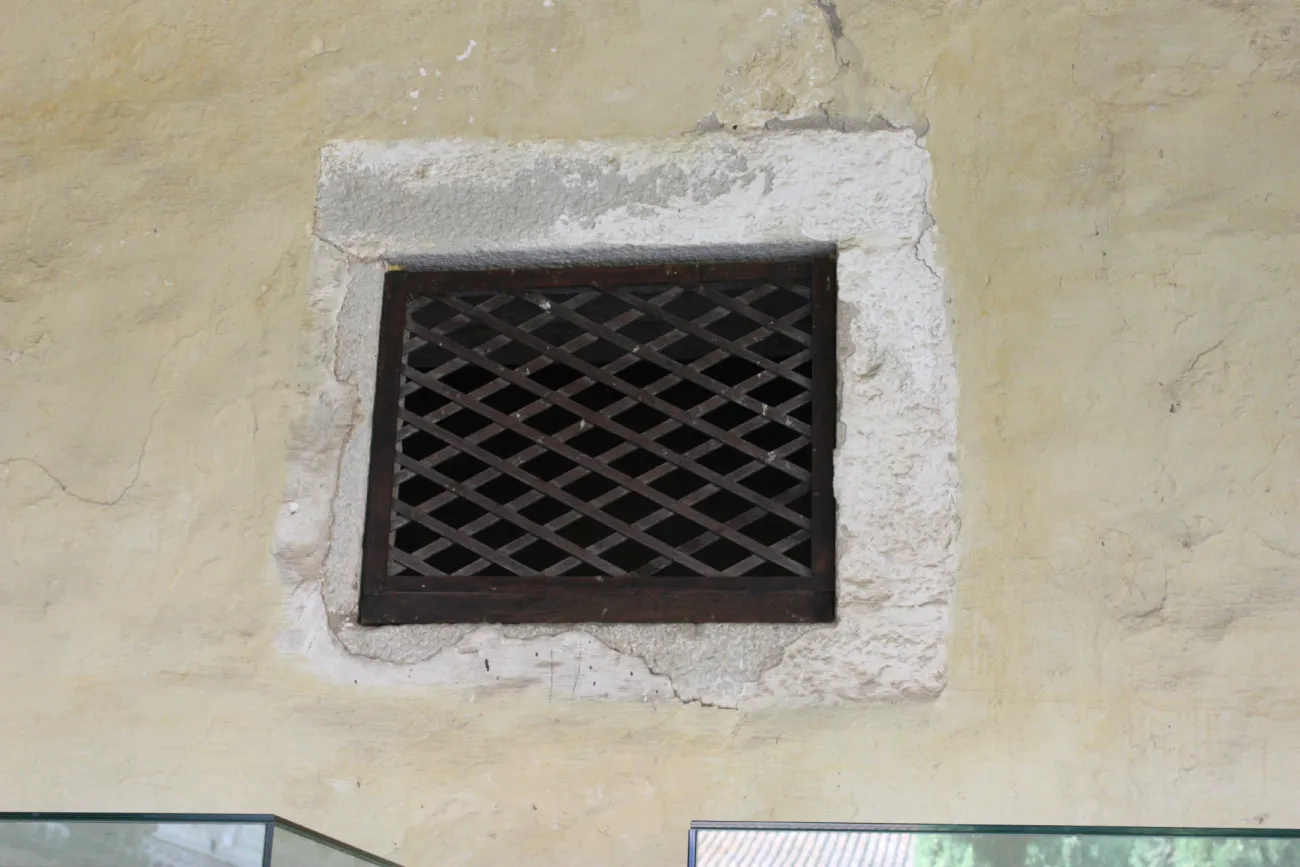 Las ventanas medievales del refectorio al claustro 