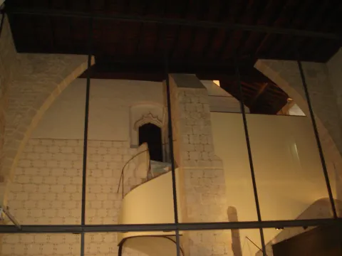 El acceso y la estructura de la celda